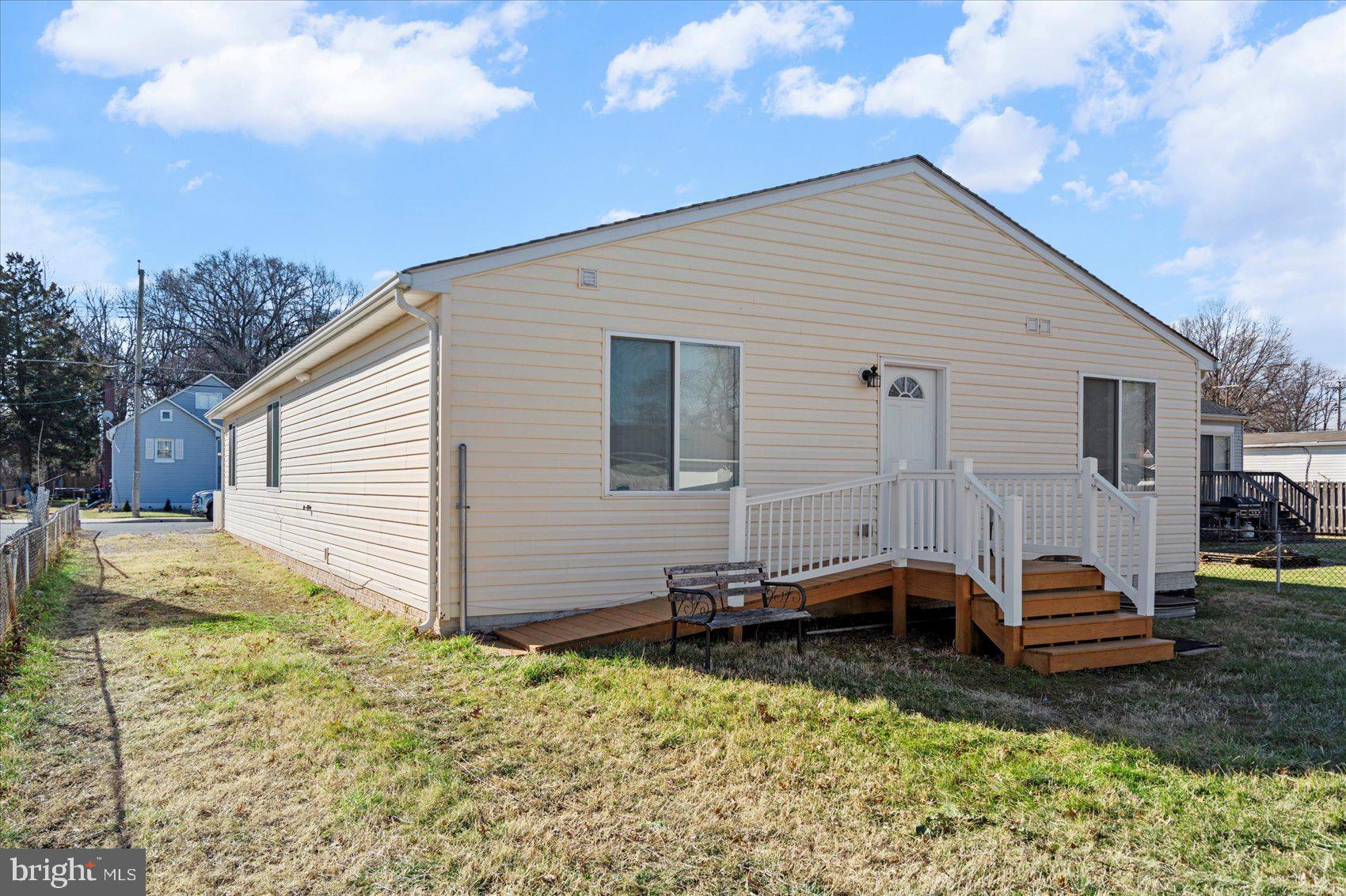 COUNTRY CLUB - Residential