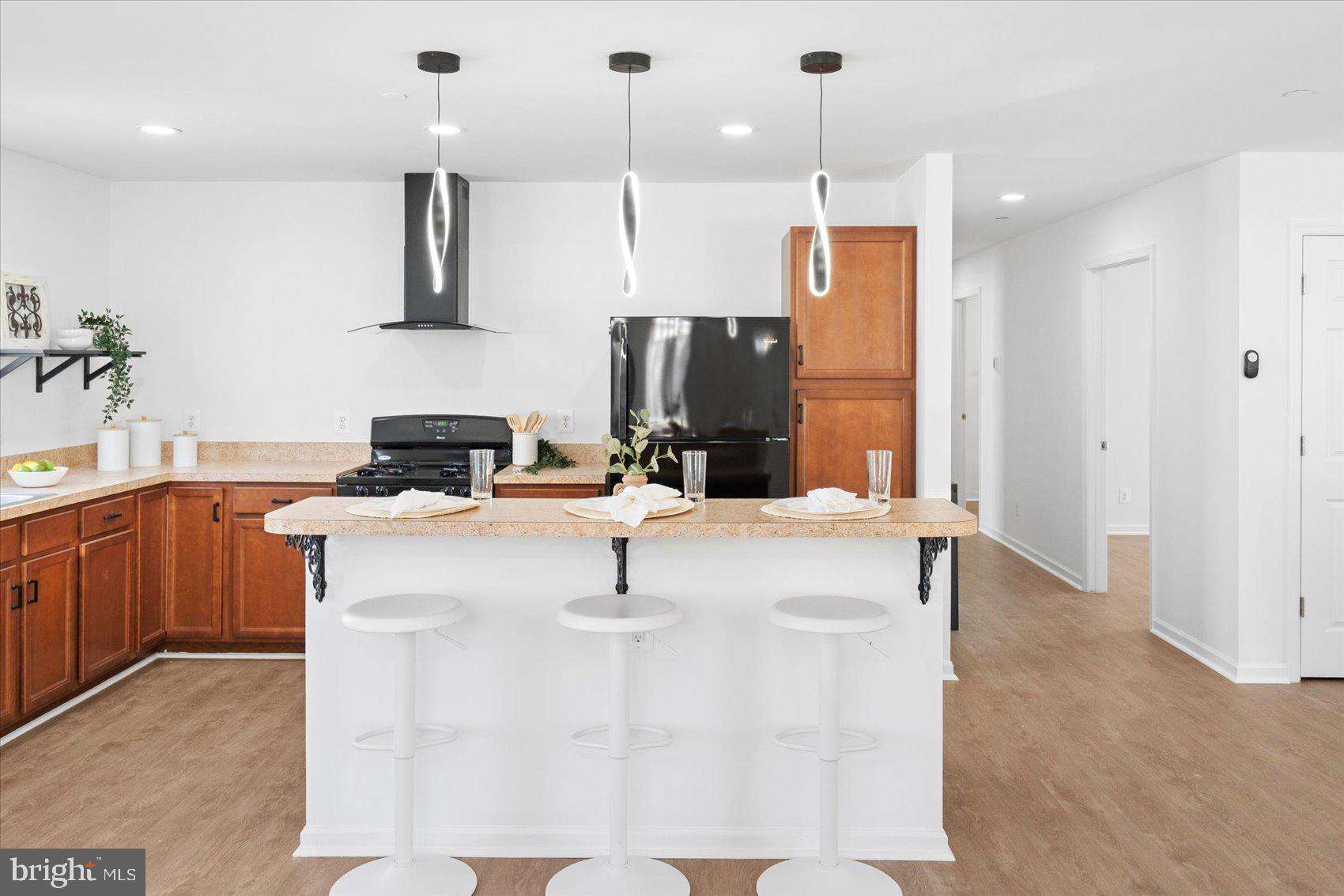 COUNTRY CLUB - Residential