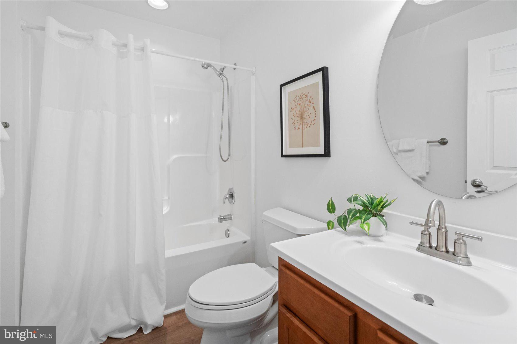 COUNTRY CLUB - Residential