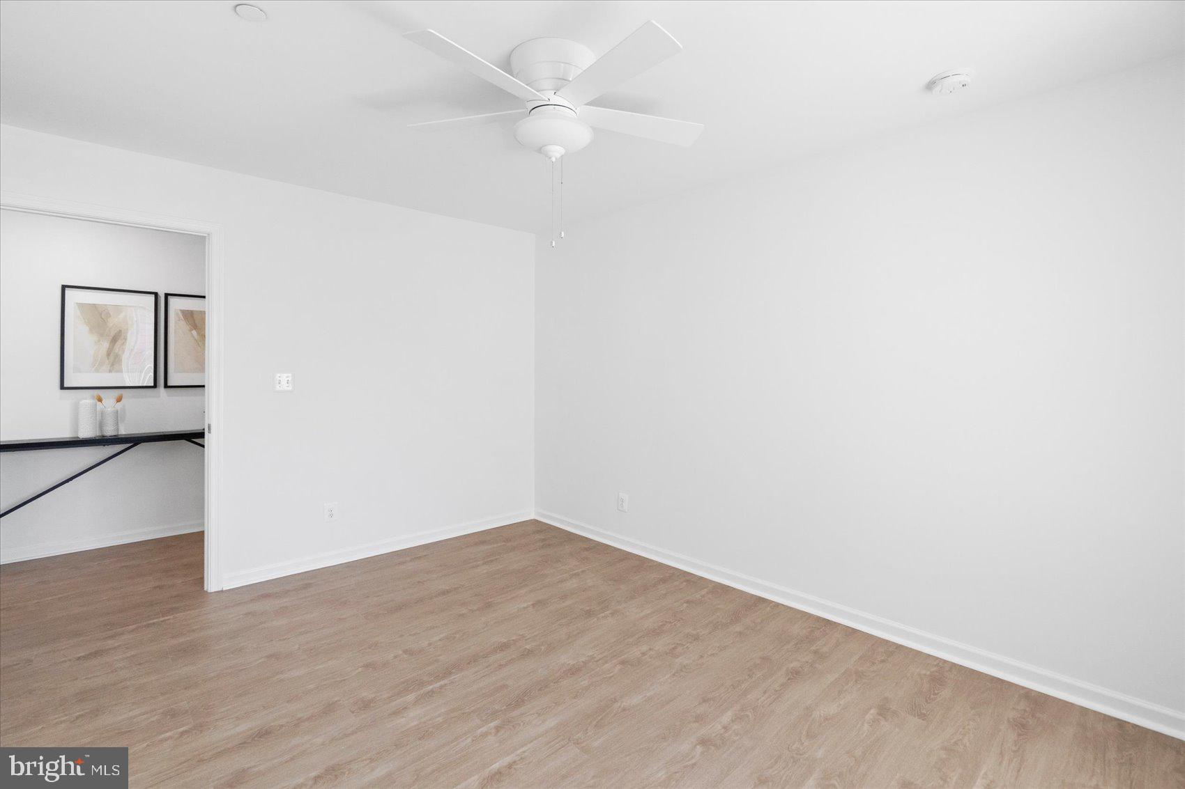 COUNTRY CLUB - Residential