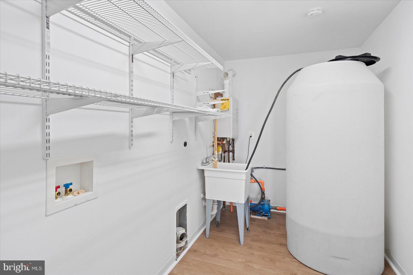 COUNTRY CLUB - Residential