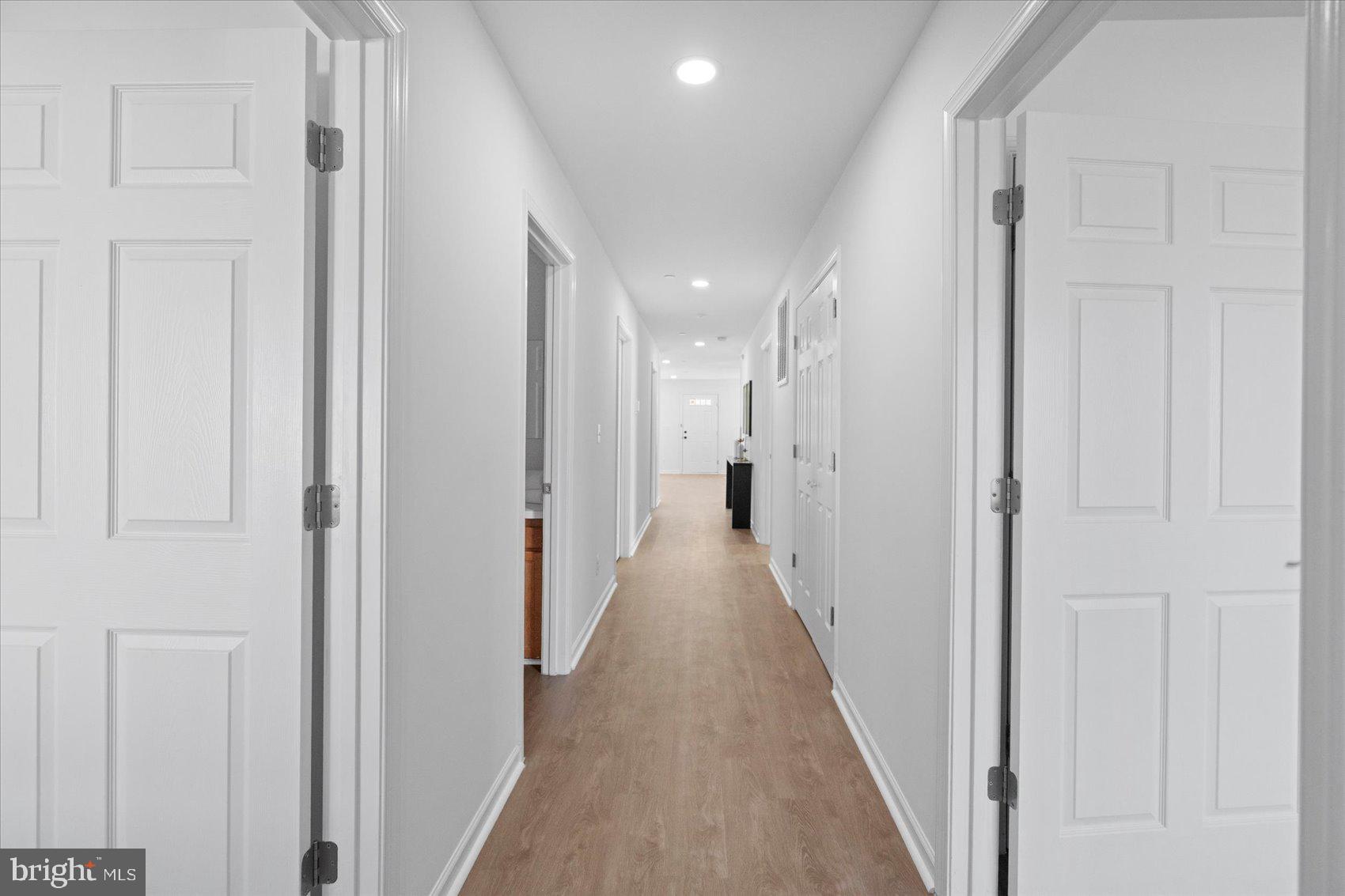 COUNTRY CLUB - Residential