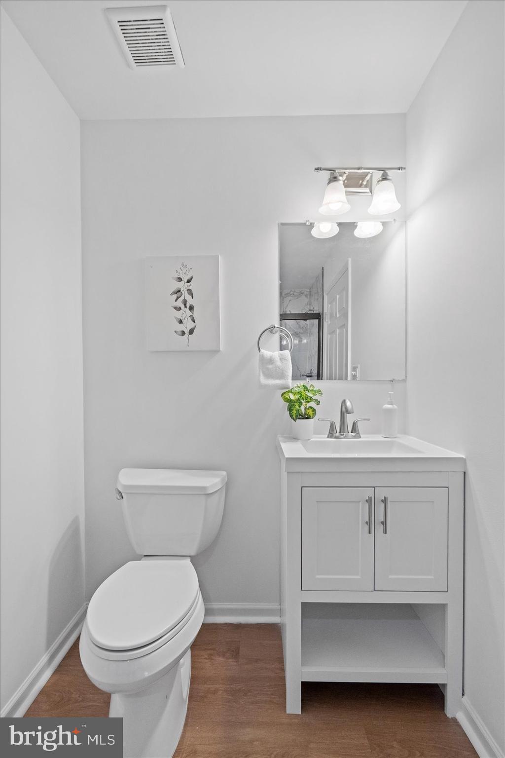 COUNTRY CLUB - Residential