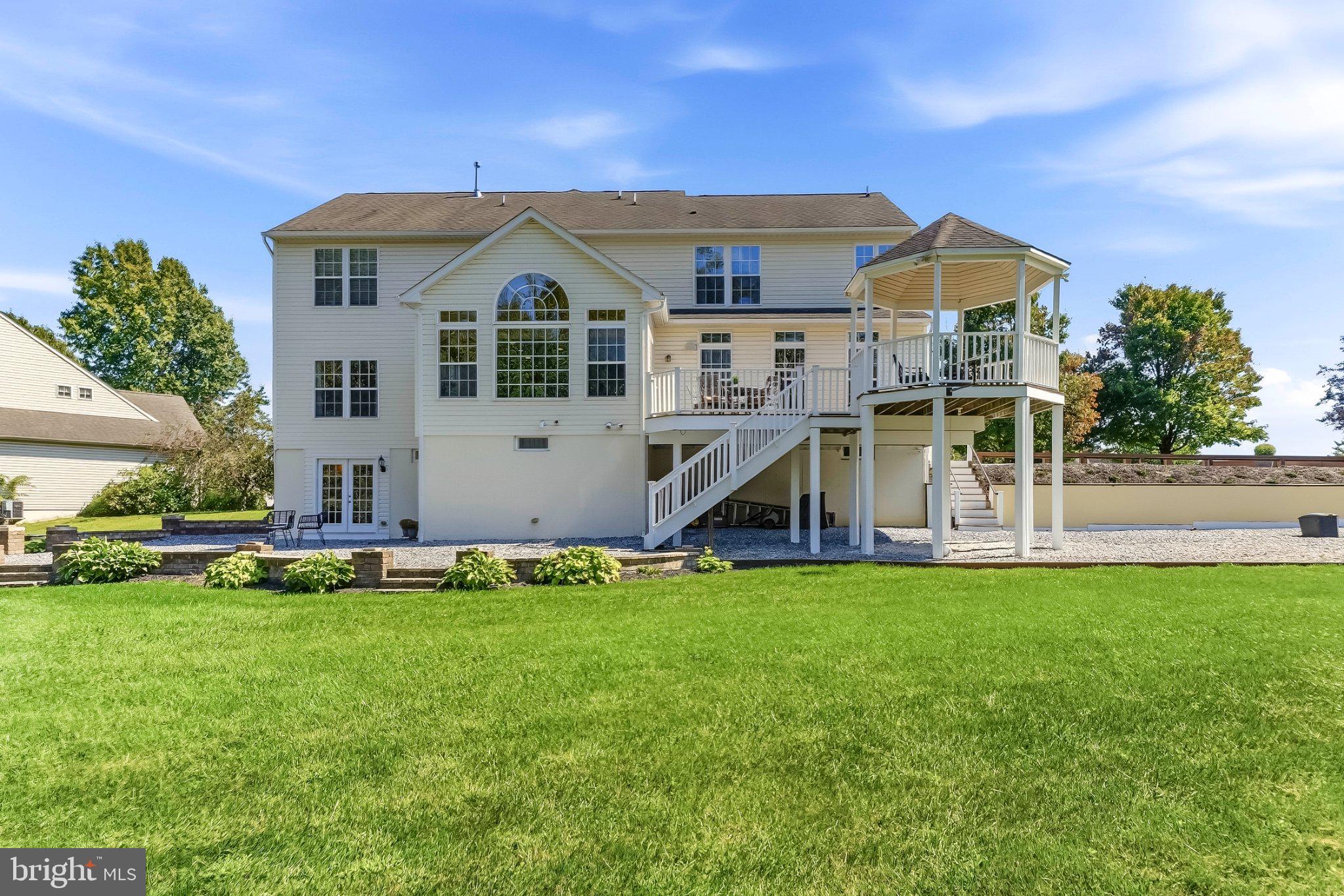 930 HILLCREST DRIVE