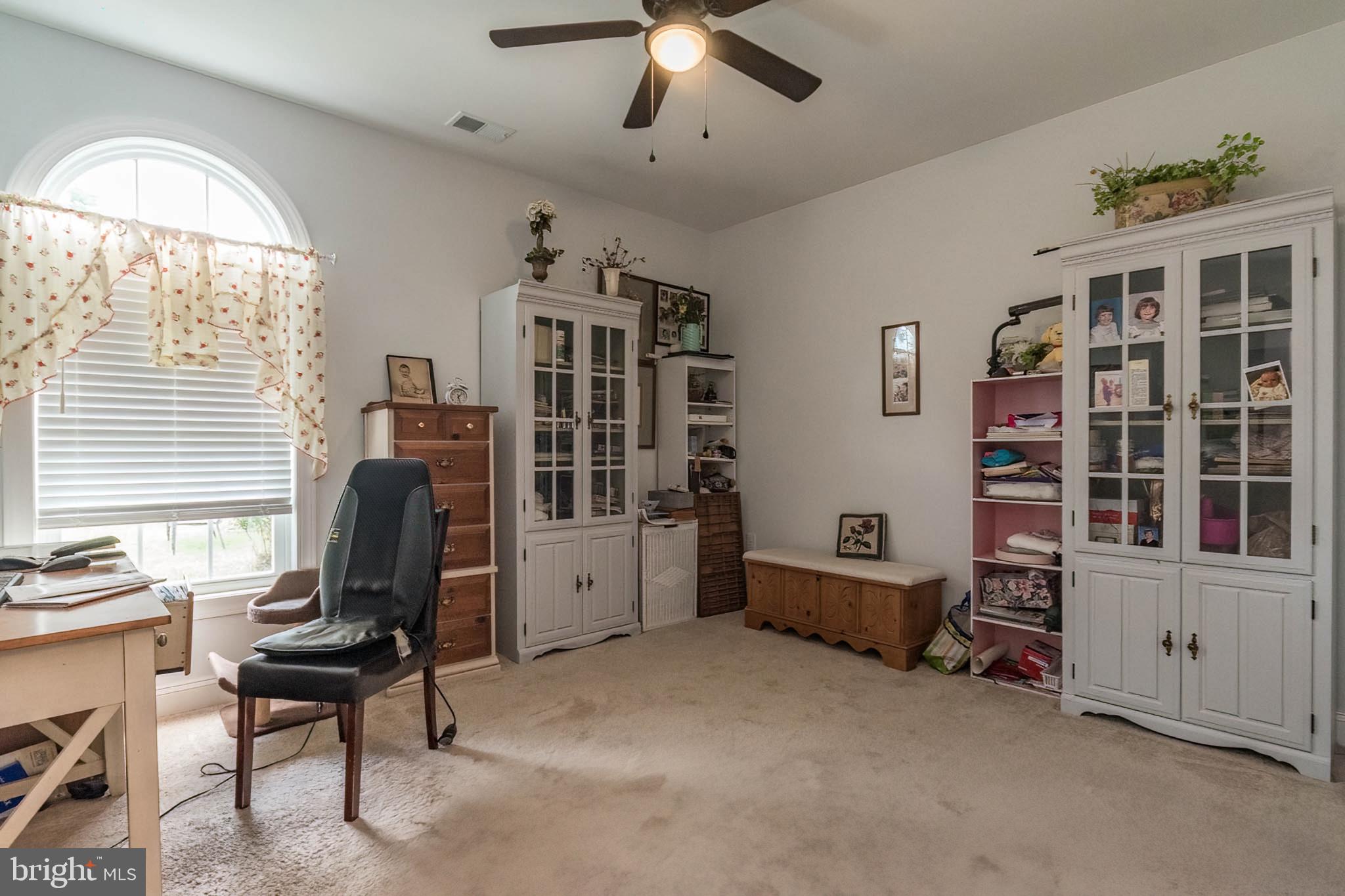 MAR WIN MANOR - Residential