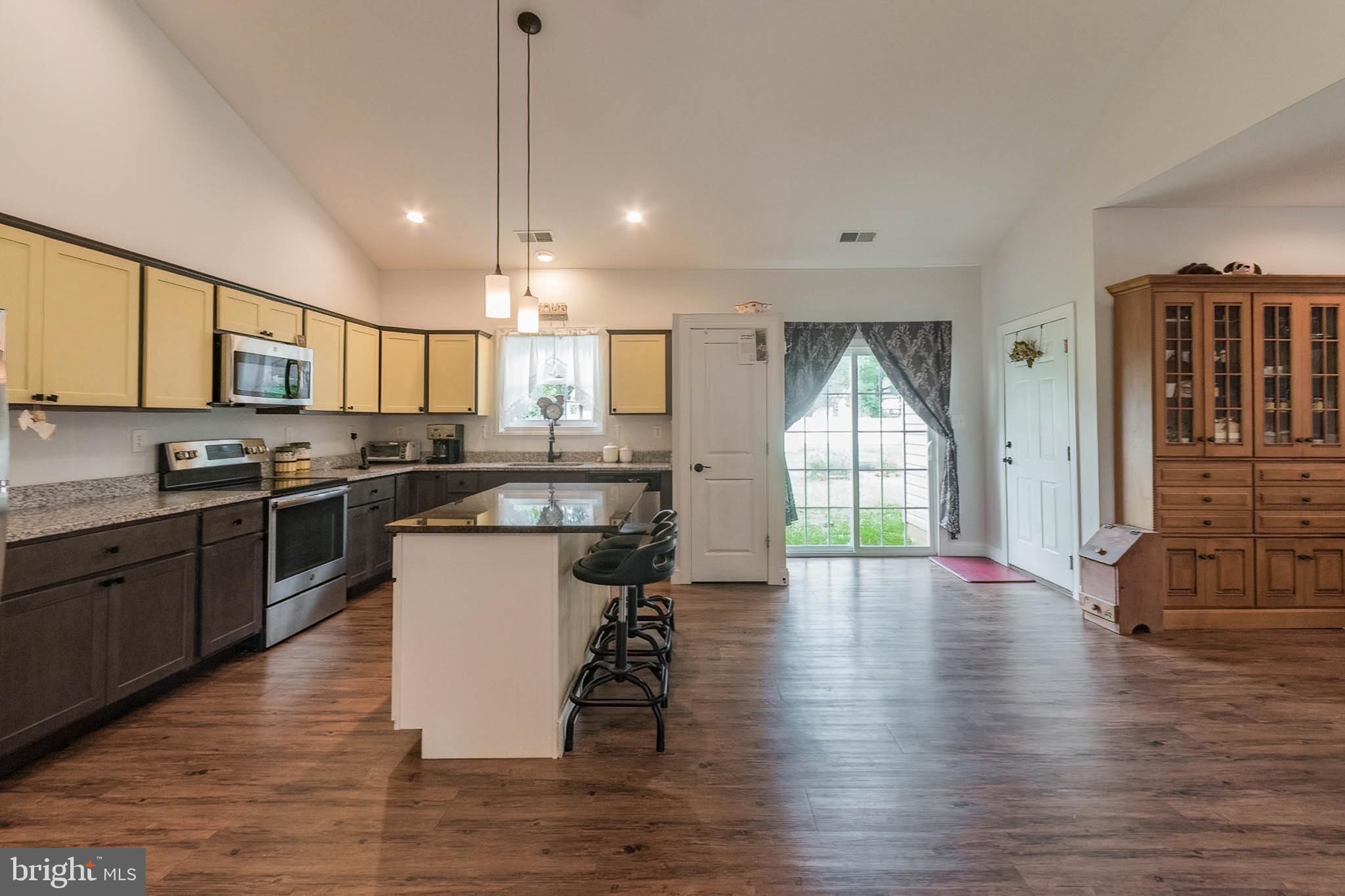 MAR WIN MANOR - Residential