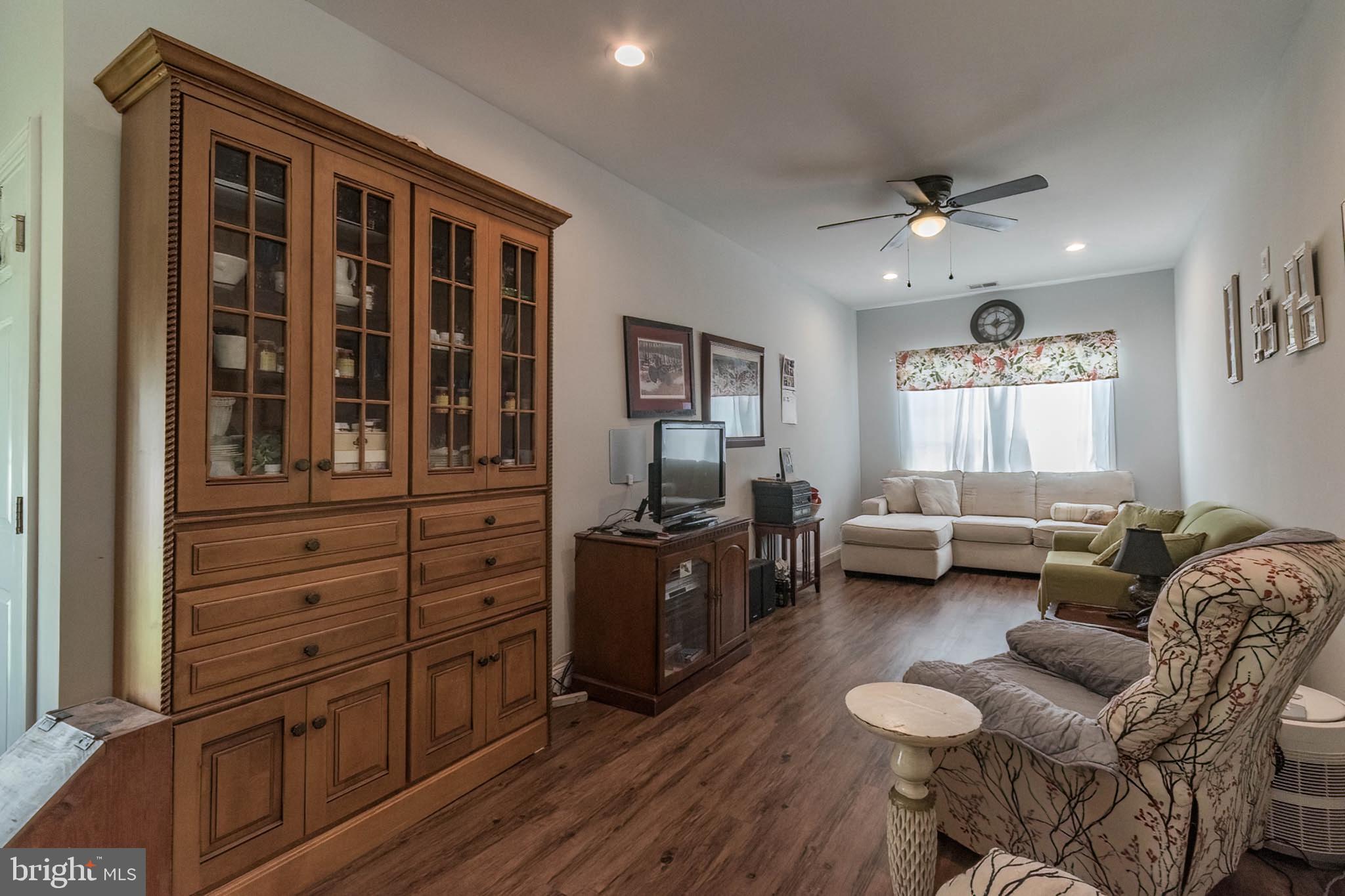 MAR WIN MANOR - Residential