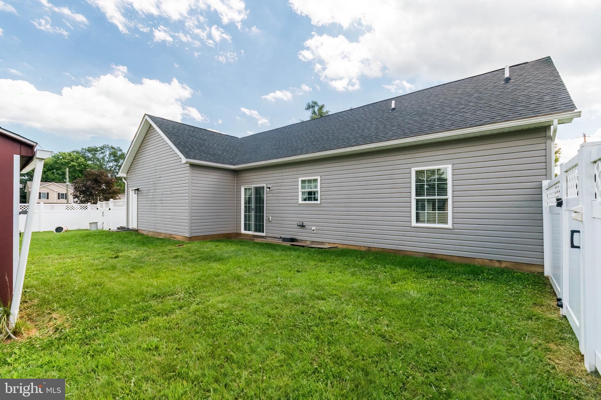 MAR WIN MANOR - Residential