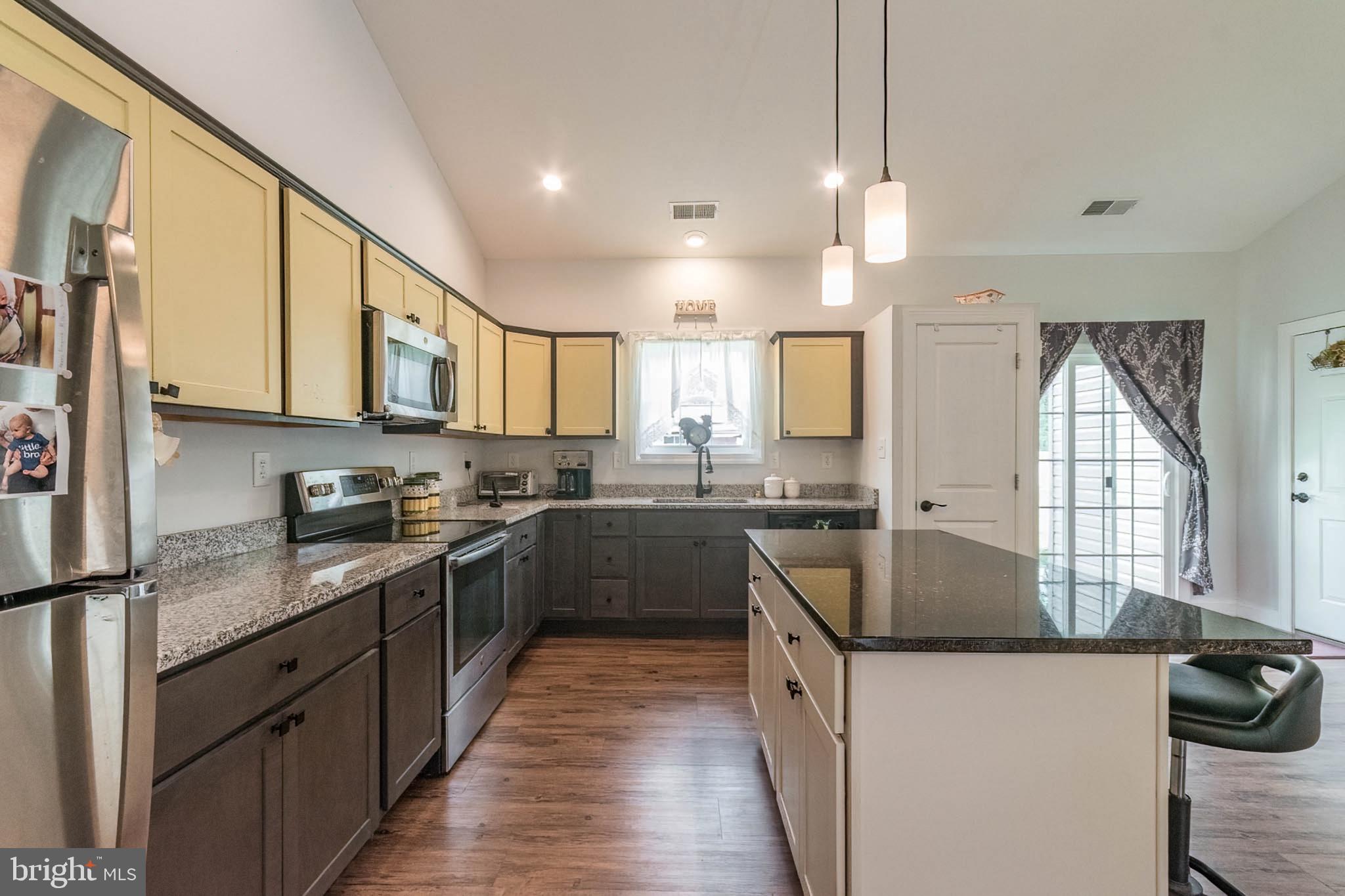 MAR WIN MANOR - Residential