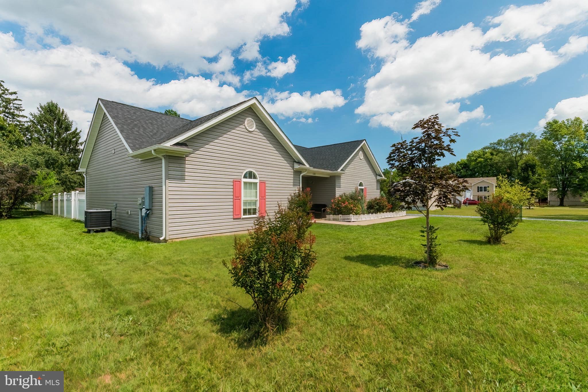 MAR WIN MANOR - Residential