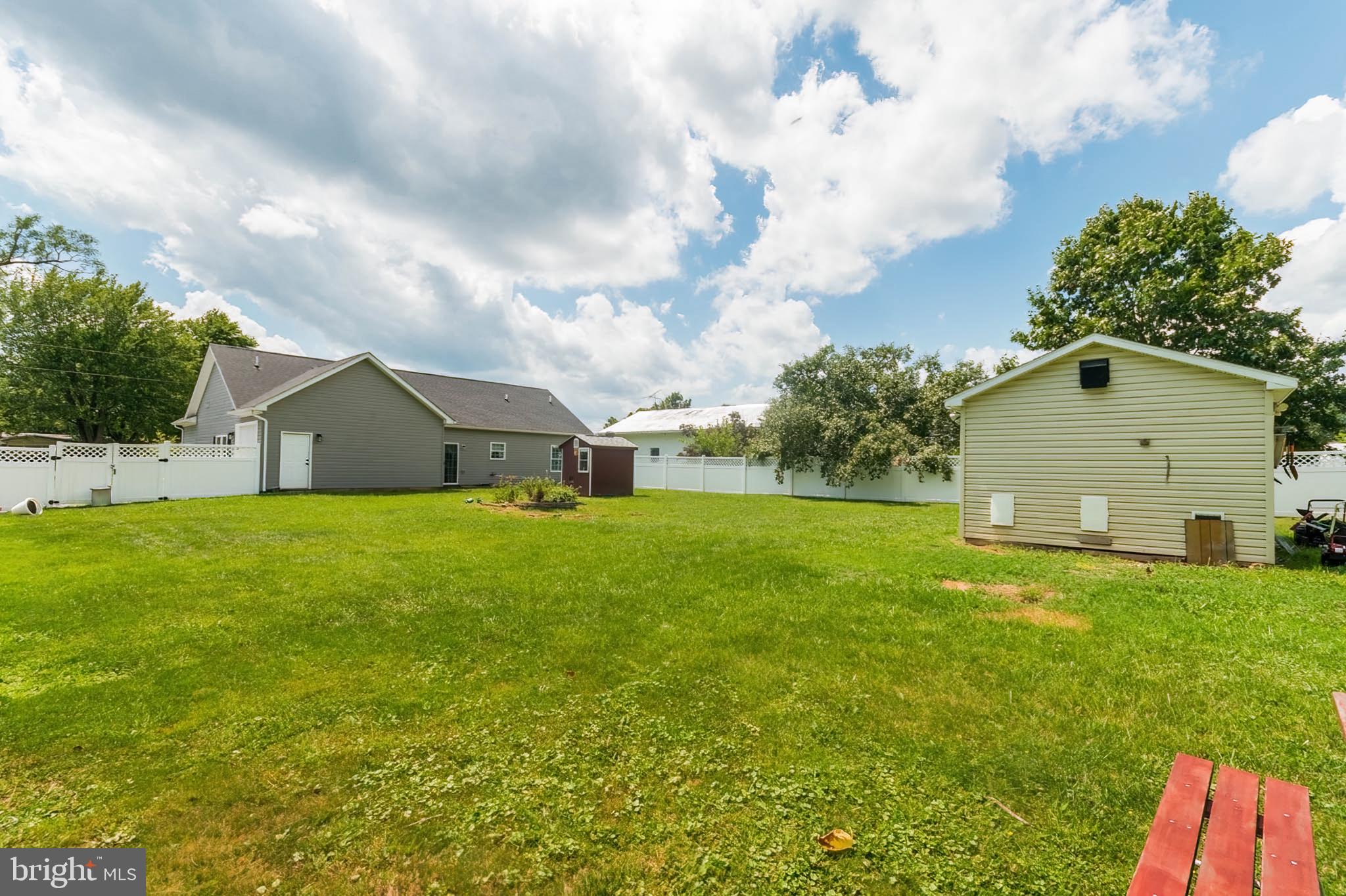 MAR WIN MANOR - Residential