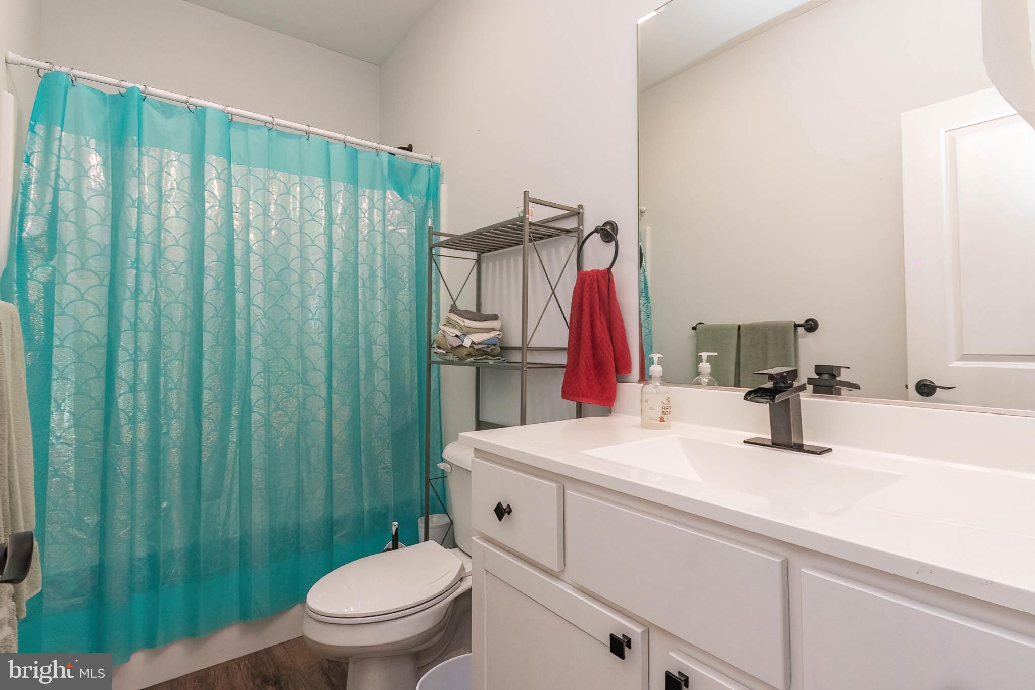 MAR WIN MANOR - Residential