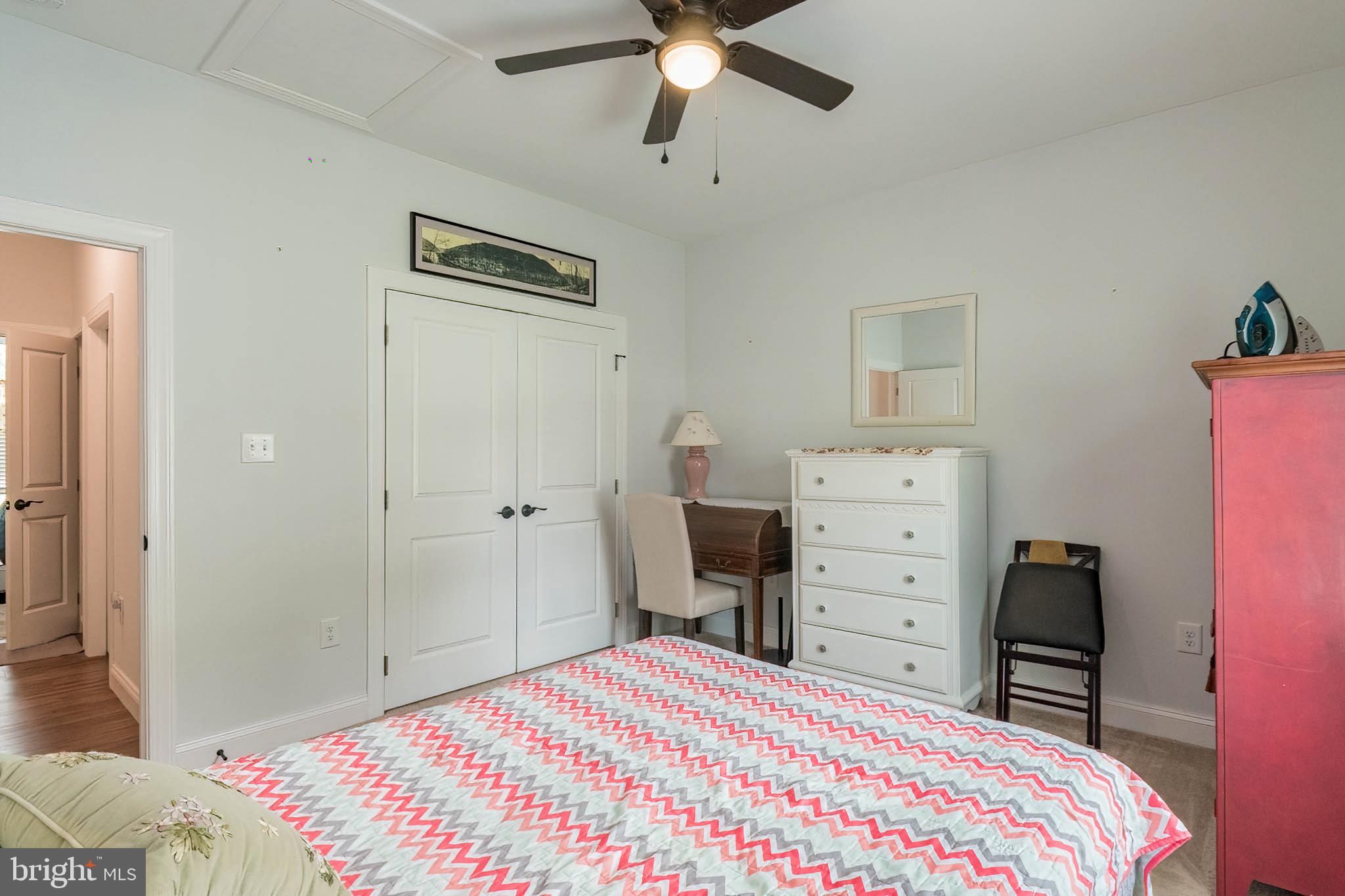 MAR WIN MANOR - Residential