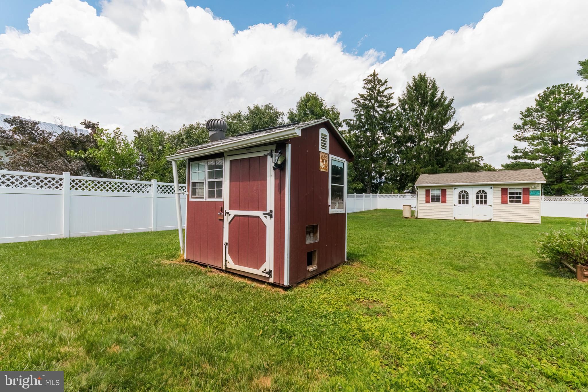 MAR WIN MANOR - Residential