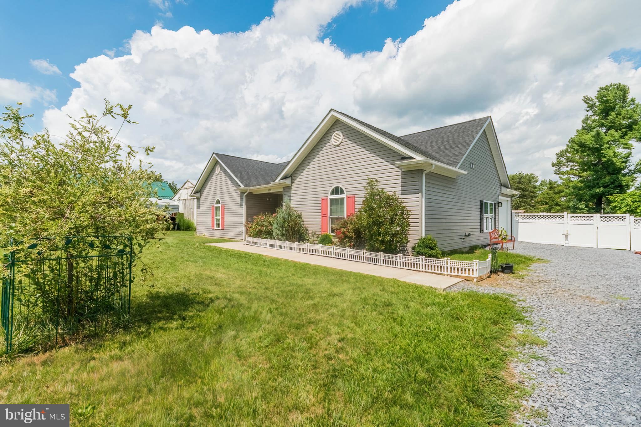 MAR WIN MANOR - Residential