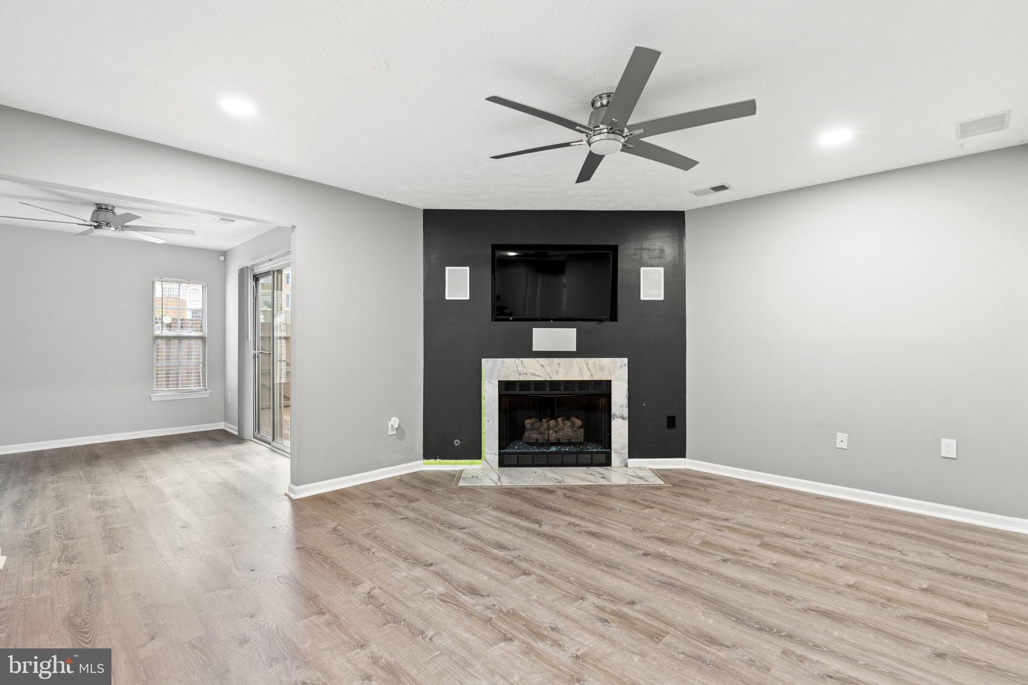 LAKEWOOD ESTATES - Residential Lease