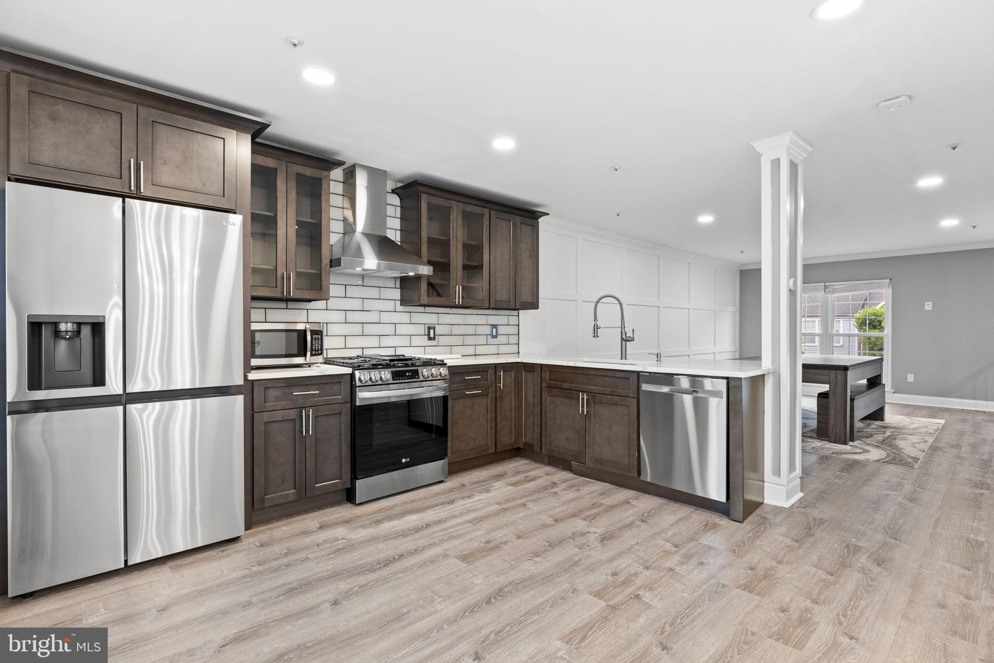 LAKEWOOD ESTATES - Residential Lease