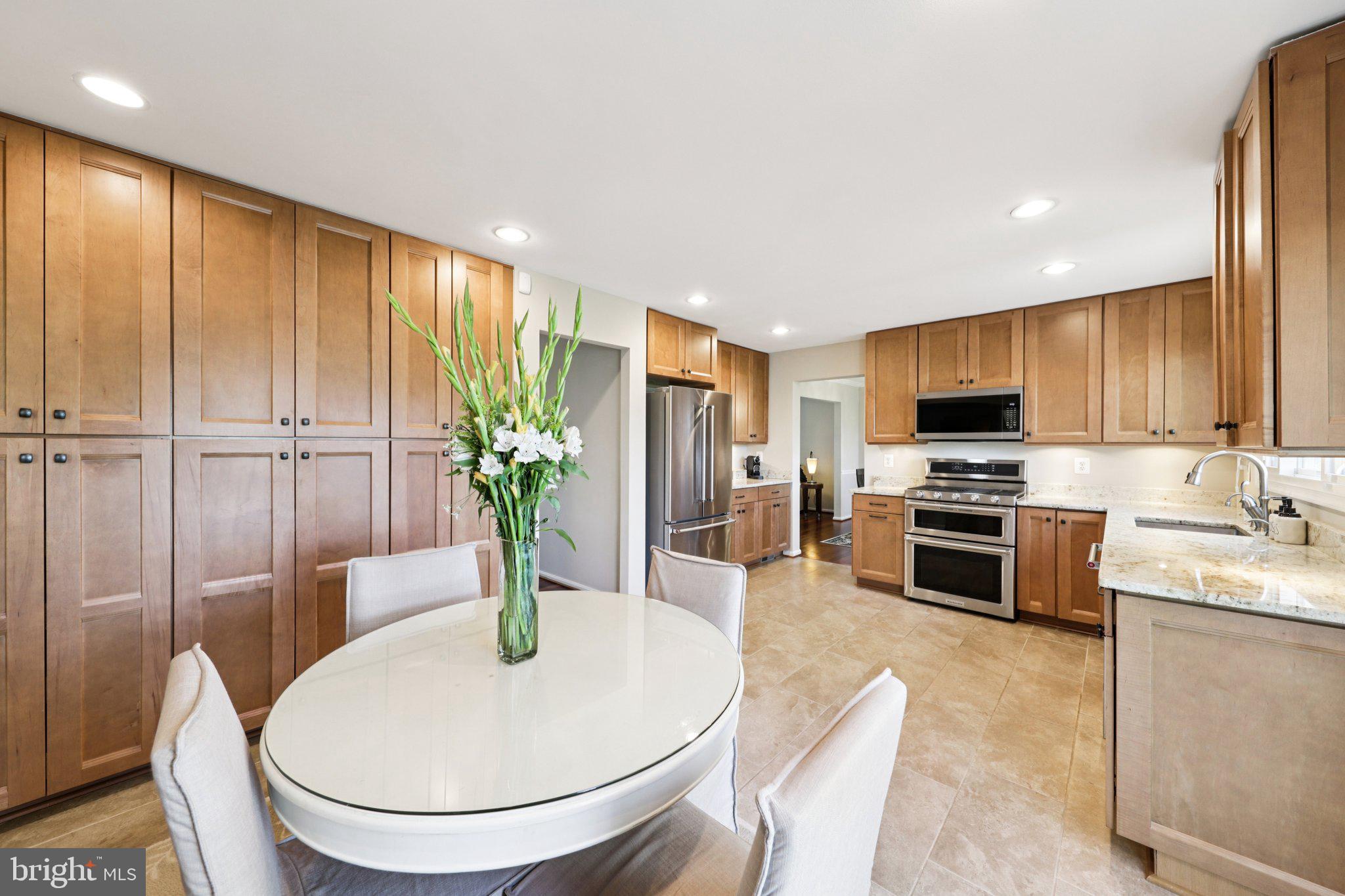 10305 MOUNTINGTON COURT