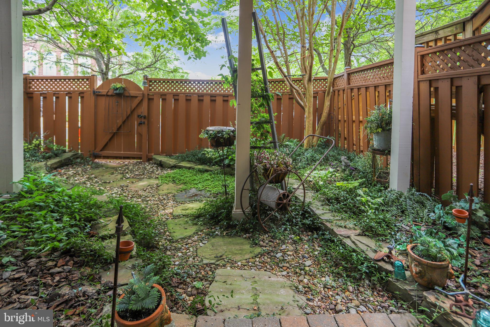 ASHBURN VILLAGE - Residential