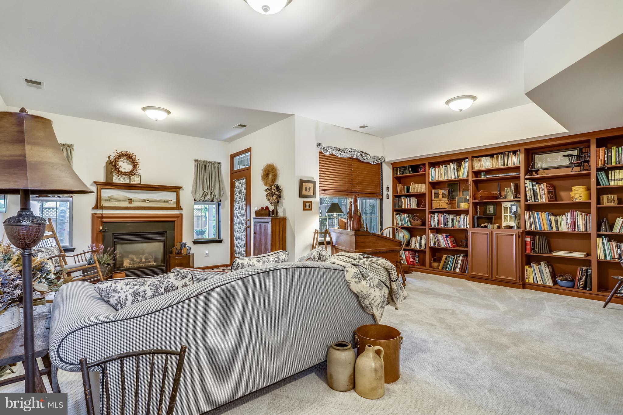 ASHBURN VILLAGE - Residential