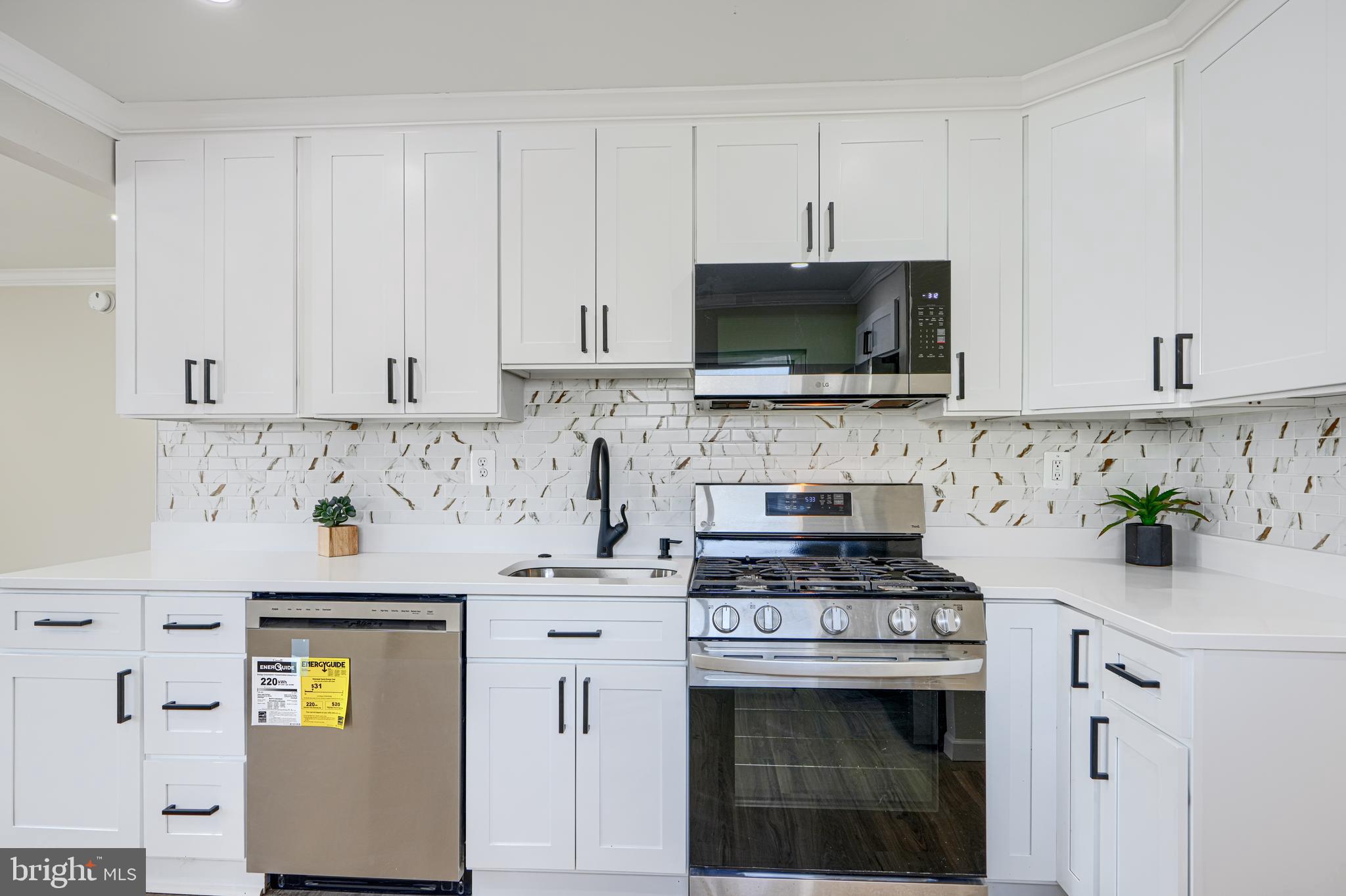 MARLYN TERRACE - Residential