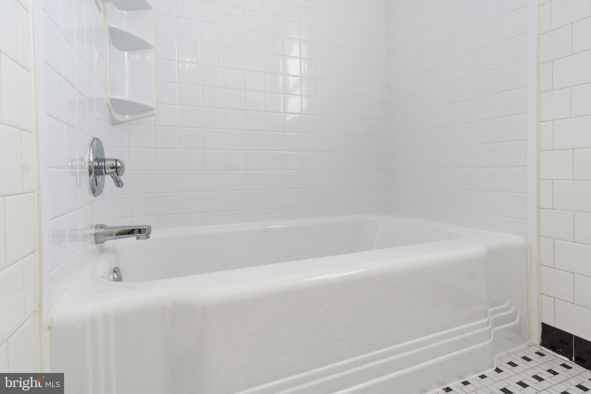 BELAIR-EDISON - Residential Lease