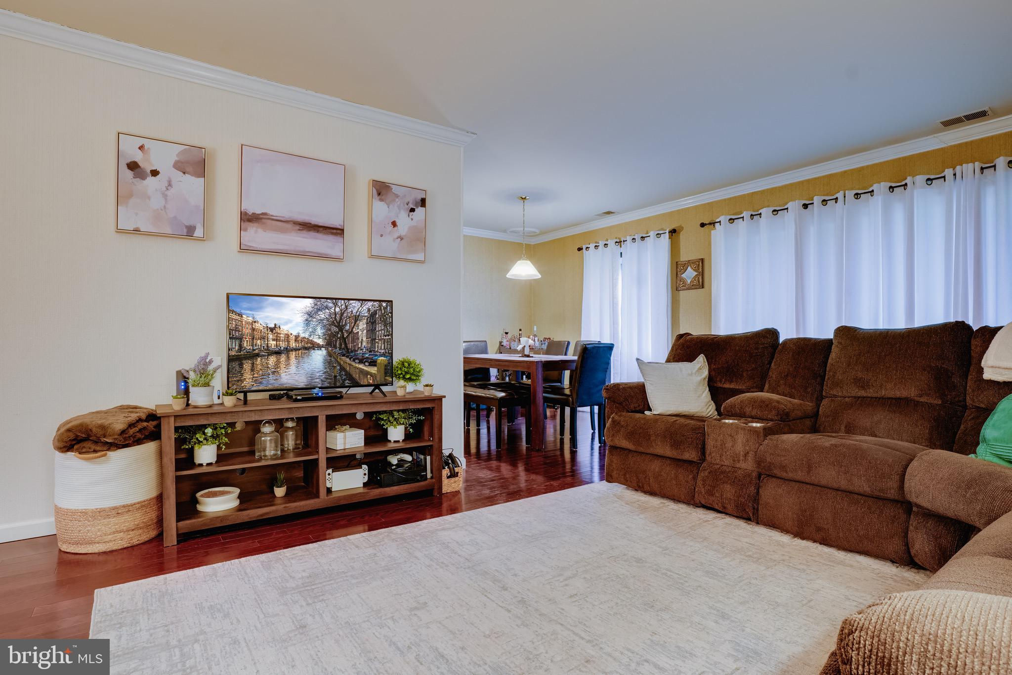 FLYING HILLS - Residential