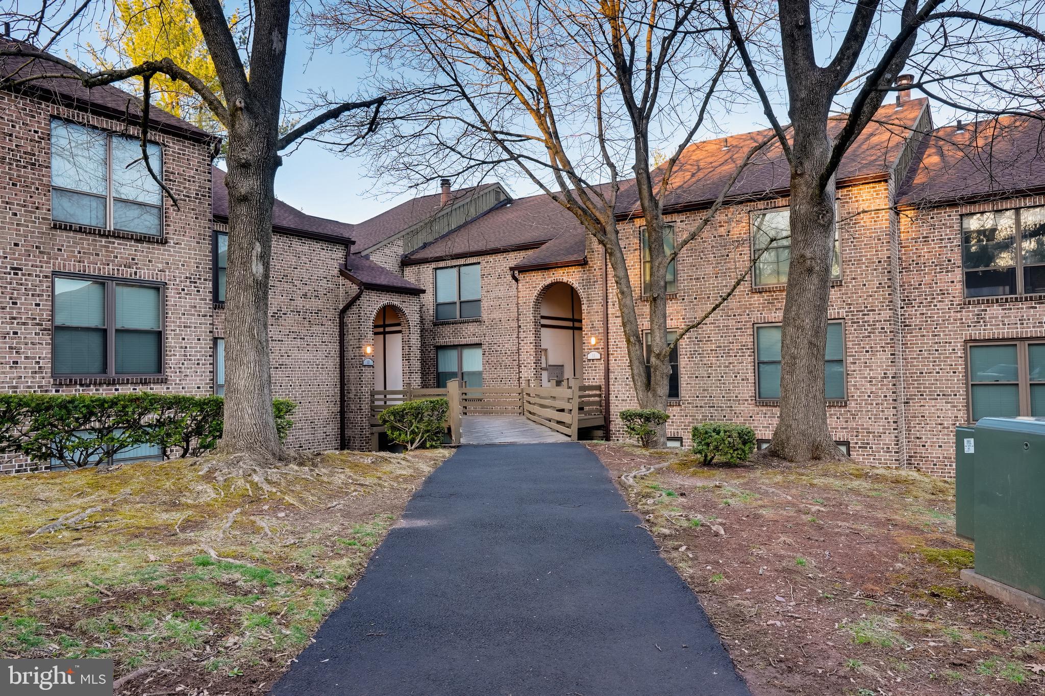 FLYING HILLS - Residential