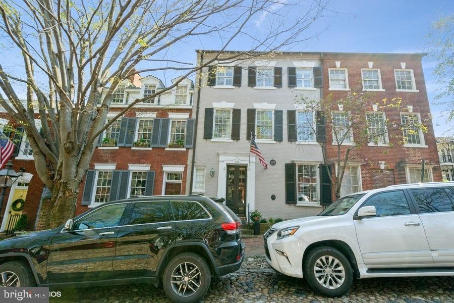 OLD TOWN ALEXANDRIA - Residential