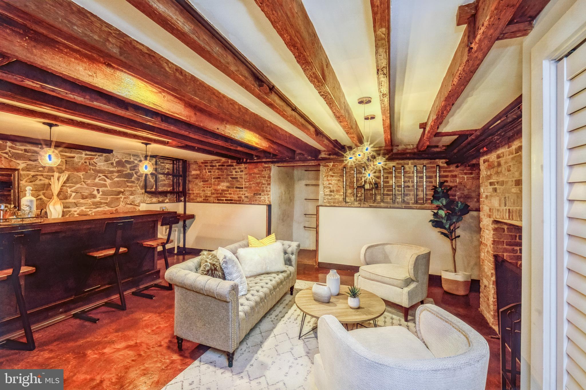 OLD TOWN ALEXANDRIA - Residential