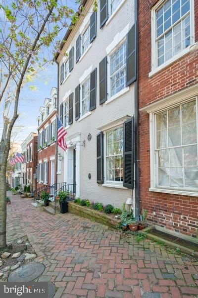 OLD TOWN ALEXANDRIA - Residential