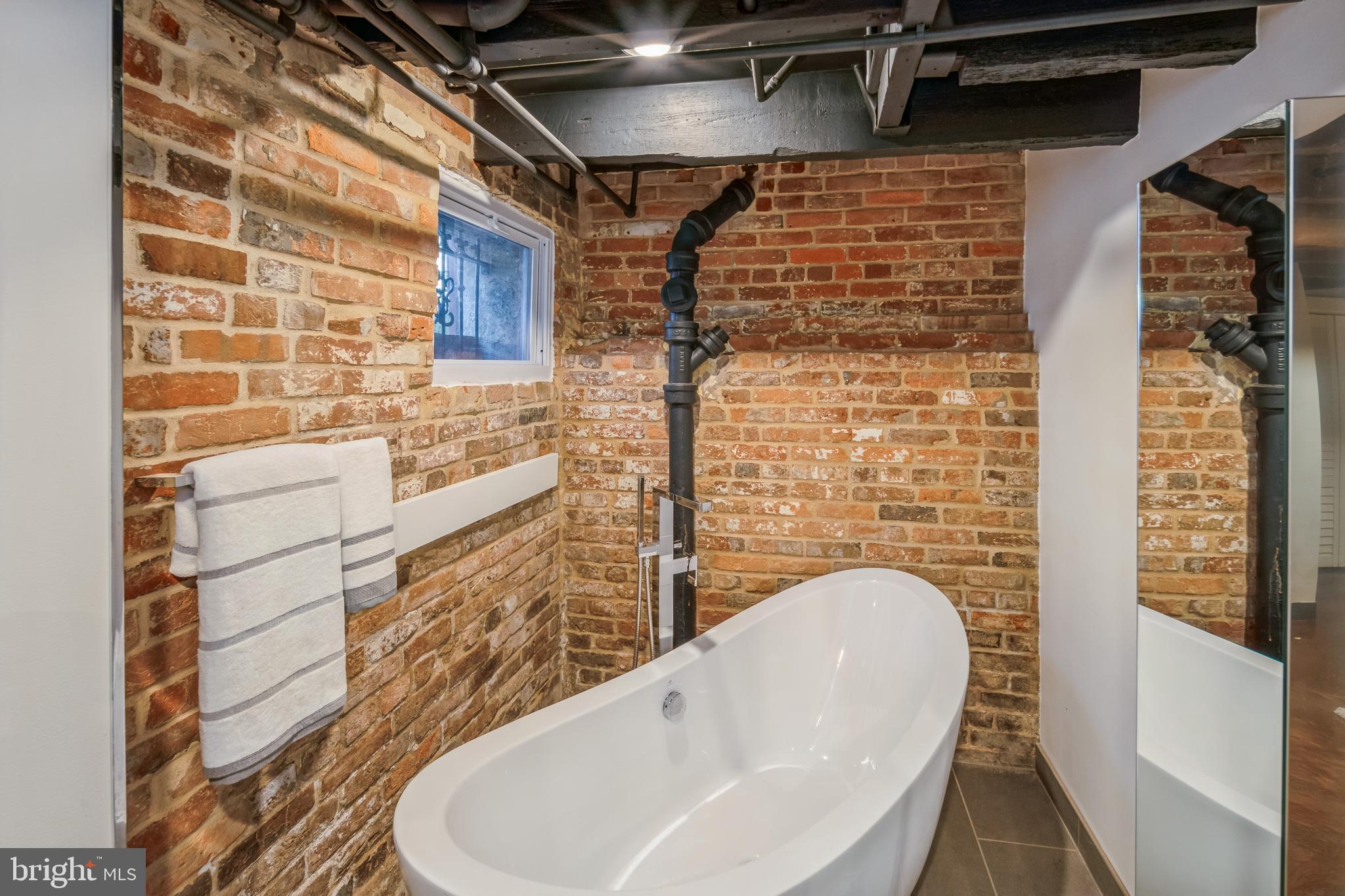 OLD TOWN ALEXANDRIA - Residential