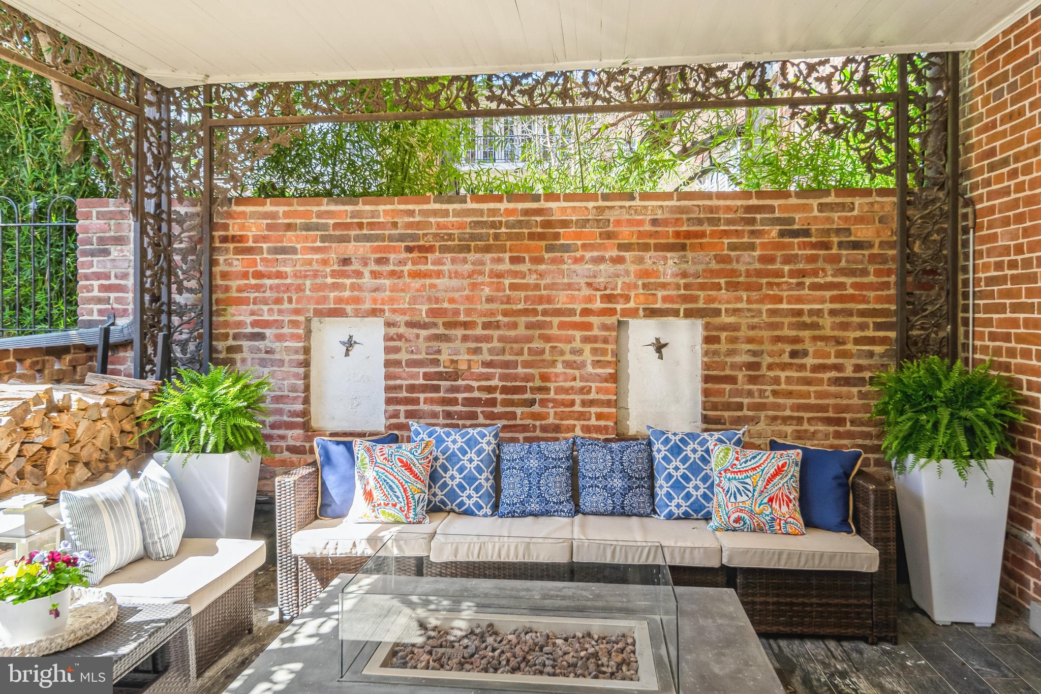 OLD TOWN ALEXANDRIA - Residential