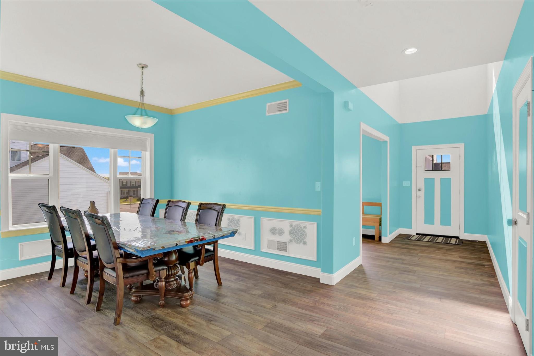 105 S SOUTH MOUNTAIN DRIVE