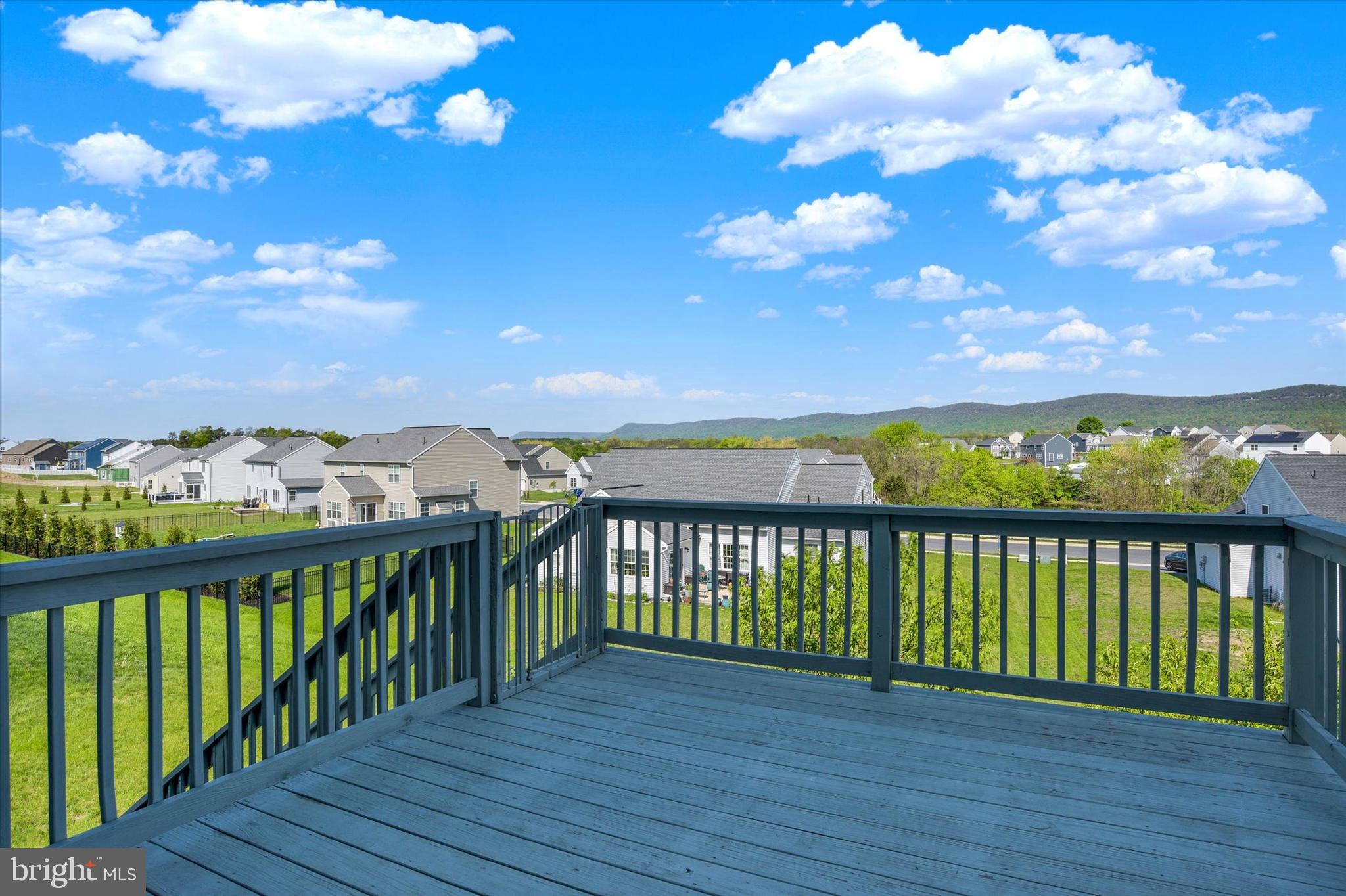 MOUNTAIN VIEW ESTATES - Residential