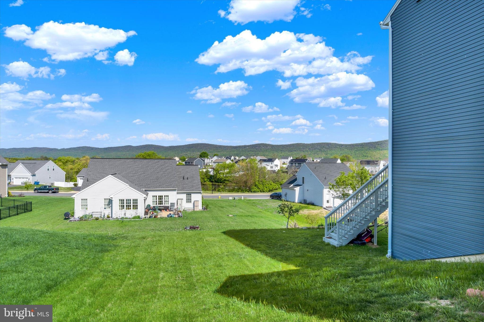 MOUNTAIN VIEW ESTATES - Residential