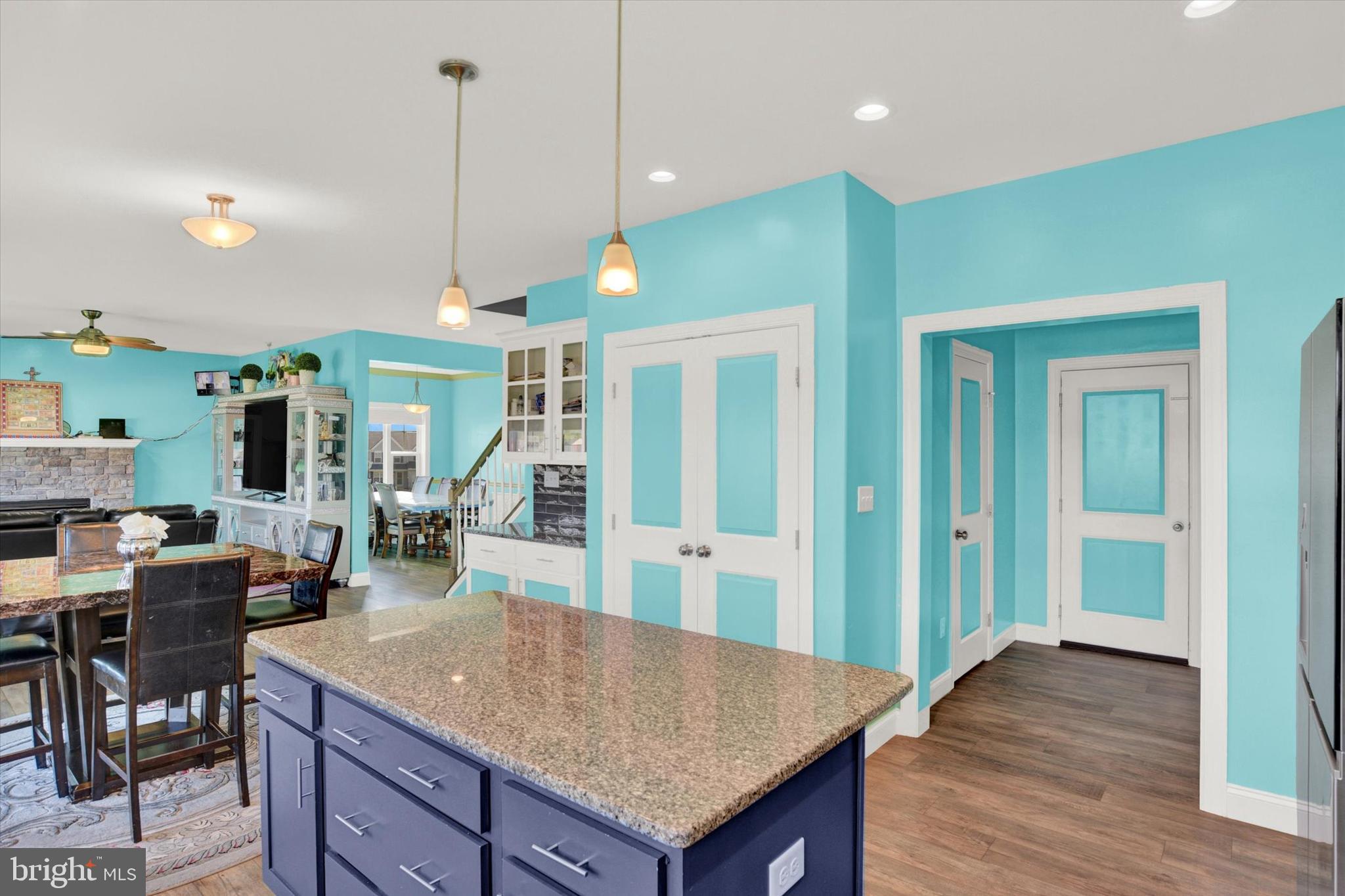 MOUNTAIN VIEW ESTATES - Residential