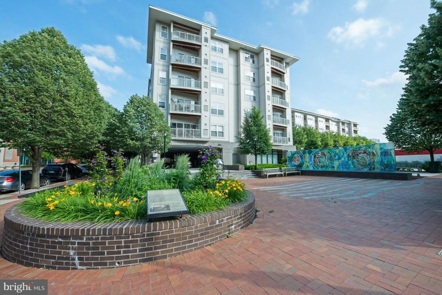 TERRIFIC , HARD TO FIND 2BR/2BA CONDO JUST A STONE'S THROW FROM DOWNTOWN SILVER SPRING RESTAURANTS & ENTERTAINMENT.  ENJOY AMPLE FLOORPLAN,  KITCHEN W/GRANITE COUNTERS, CUSTOM CLOSET, WOOD FLOORS, & BALCONY.  1 GARAGE SPACE INCLUDED!  BUILDING IS PET FRIENDLY AND HAS A GYM.    GAS & WATER INCLUDED IN CONDO FEE