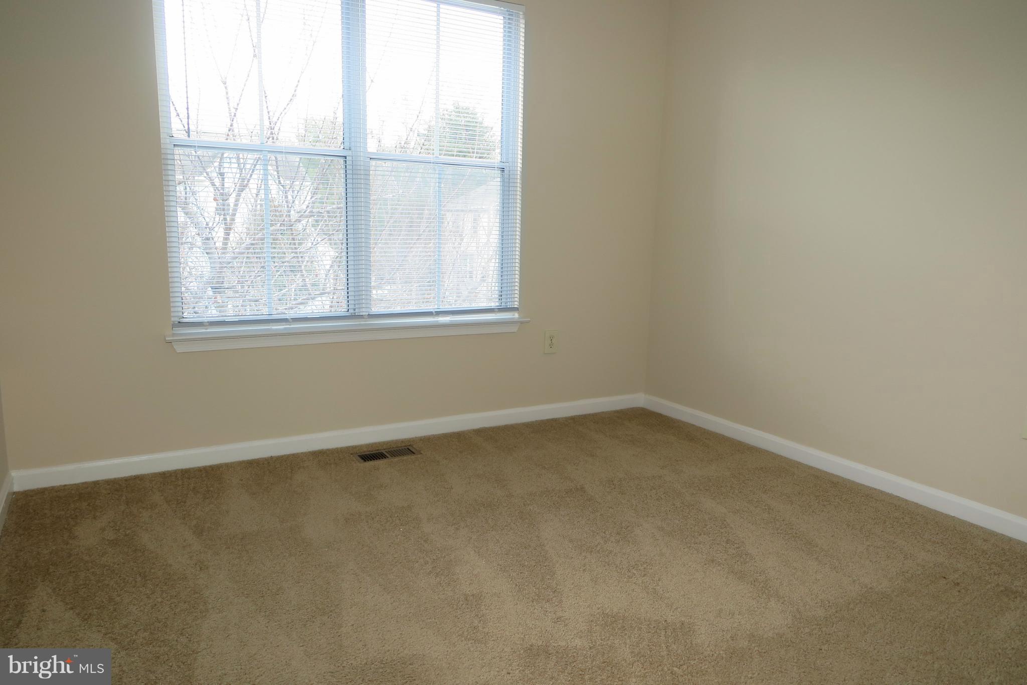 WILLIAMSBURG VILLAGE - Residential Lease