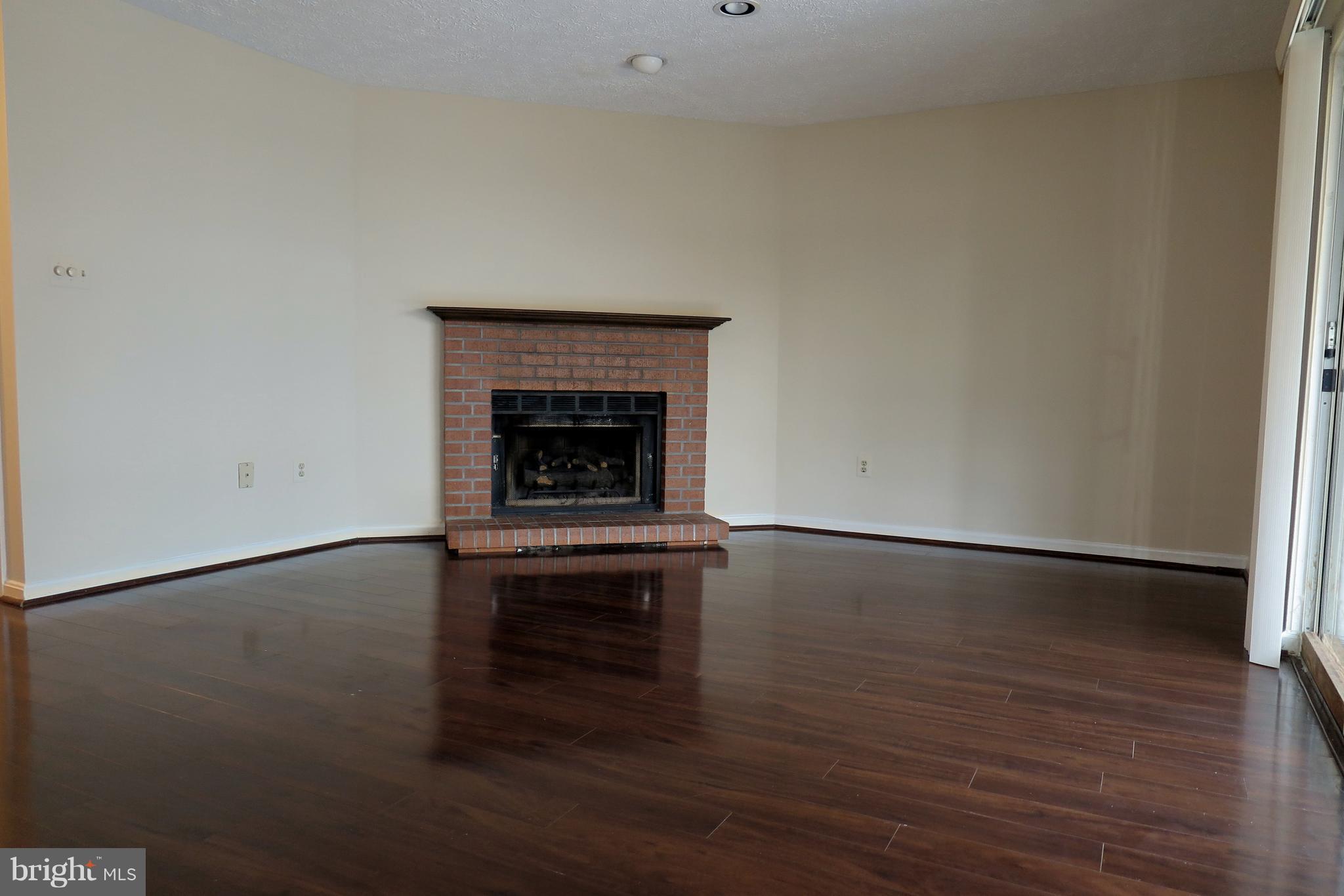 WILLIAMSBURG VILLAGE - Residential Lease