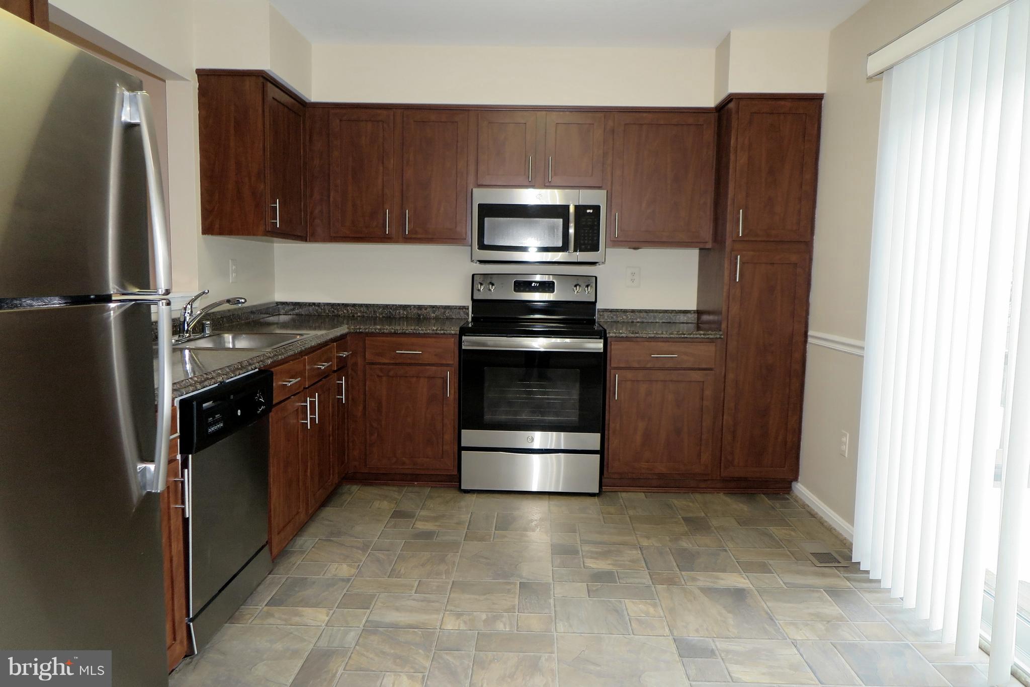 WILLIAMSBURG VILLAGE - Residential Lease