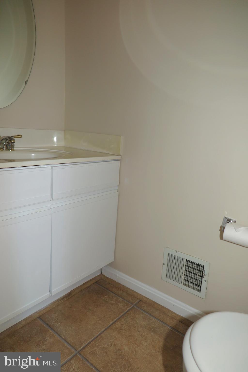 WILLIAMSBURG VILLAGE - Residential Lease