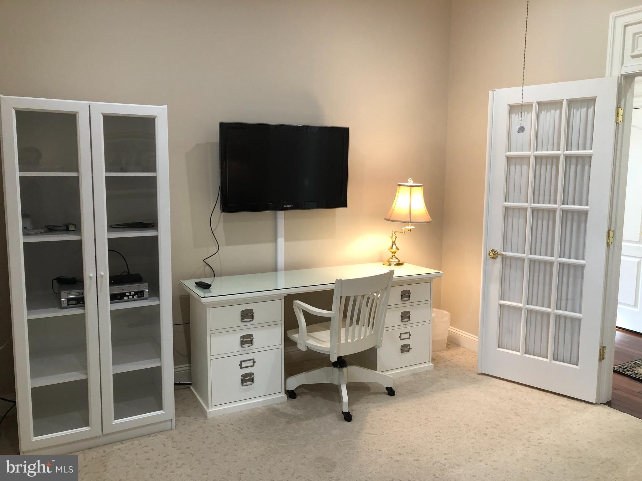 HOMEPORT FARM - Residential Lease