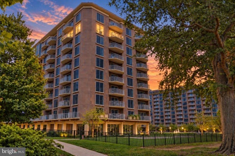 Photo of 560 N Street SW #801, WASHINGTON, DC 20024 (MLS # DCDC2275022)