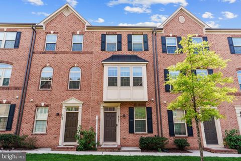 Townhouse For Sale - 4707 Marlene Mews<br/> BALTIMORE, MD 21224