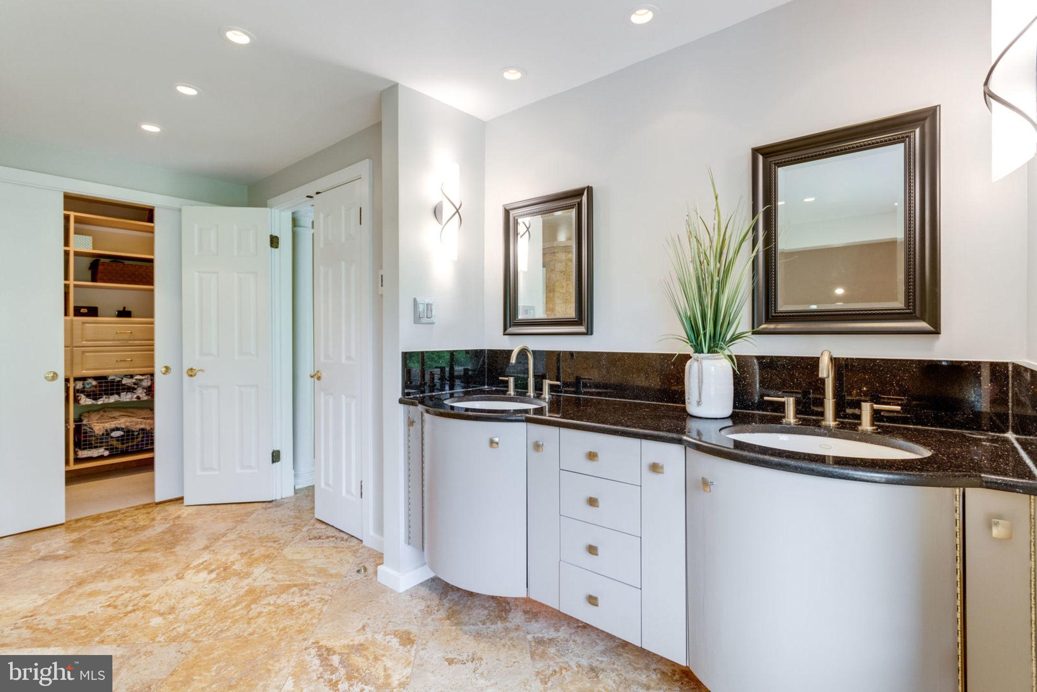 HUNTERS PLACE - Residential