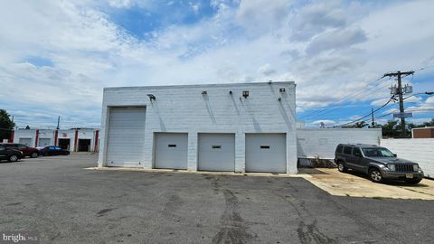 Photo of 5910 S Crescent Boulevard #2, PENNSAUKEN, NJ 08109 (MLS # NJCD2098098)