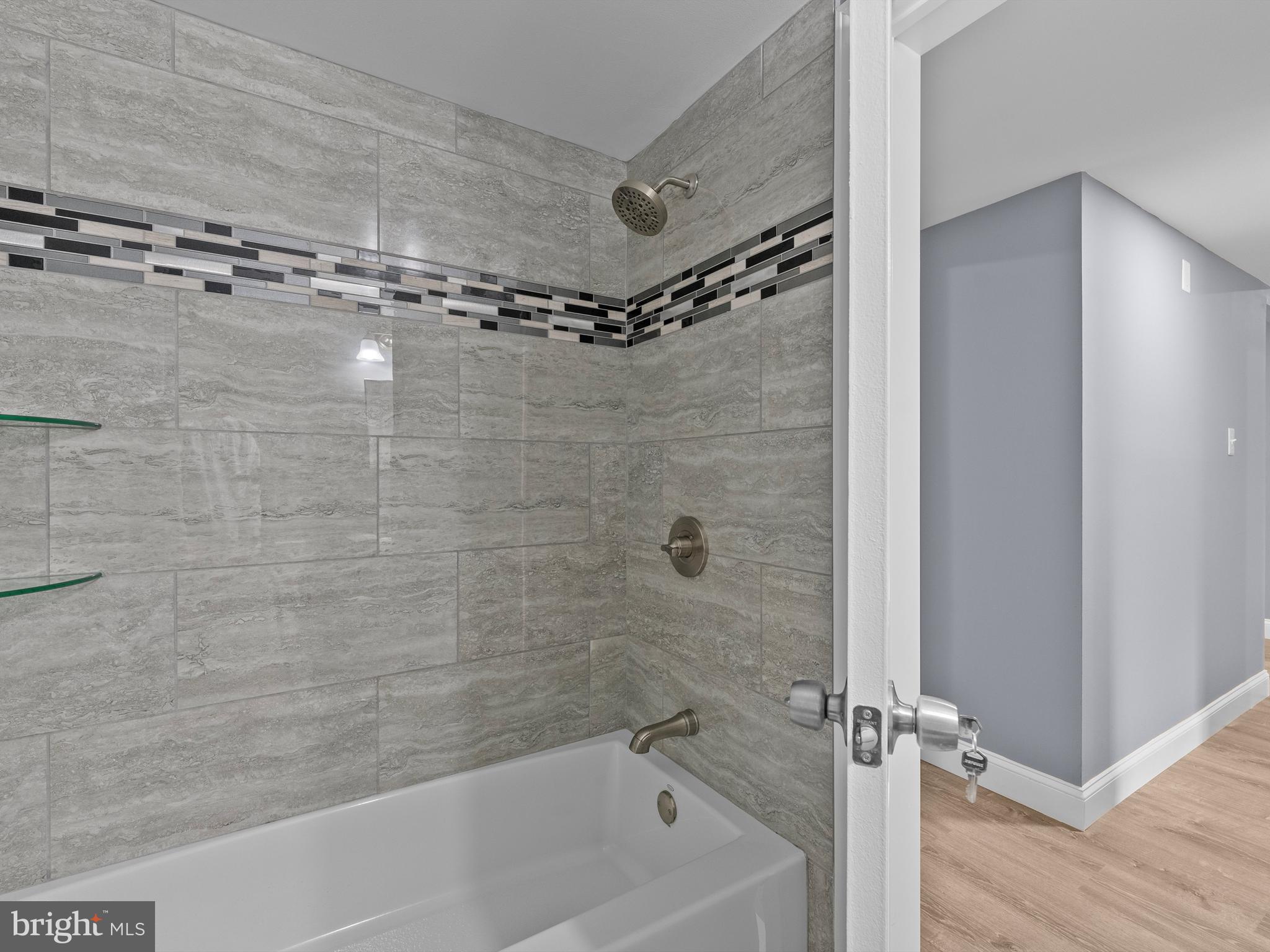 SHADOWOOD - Residential Lease