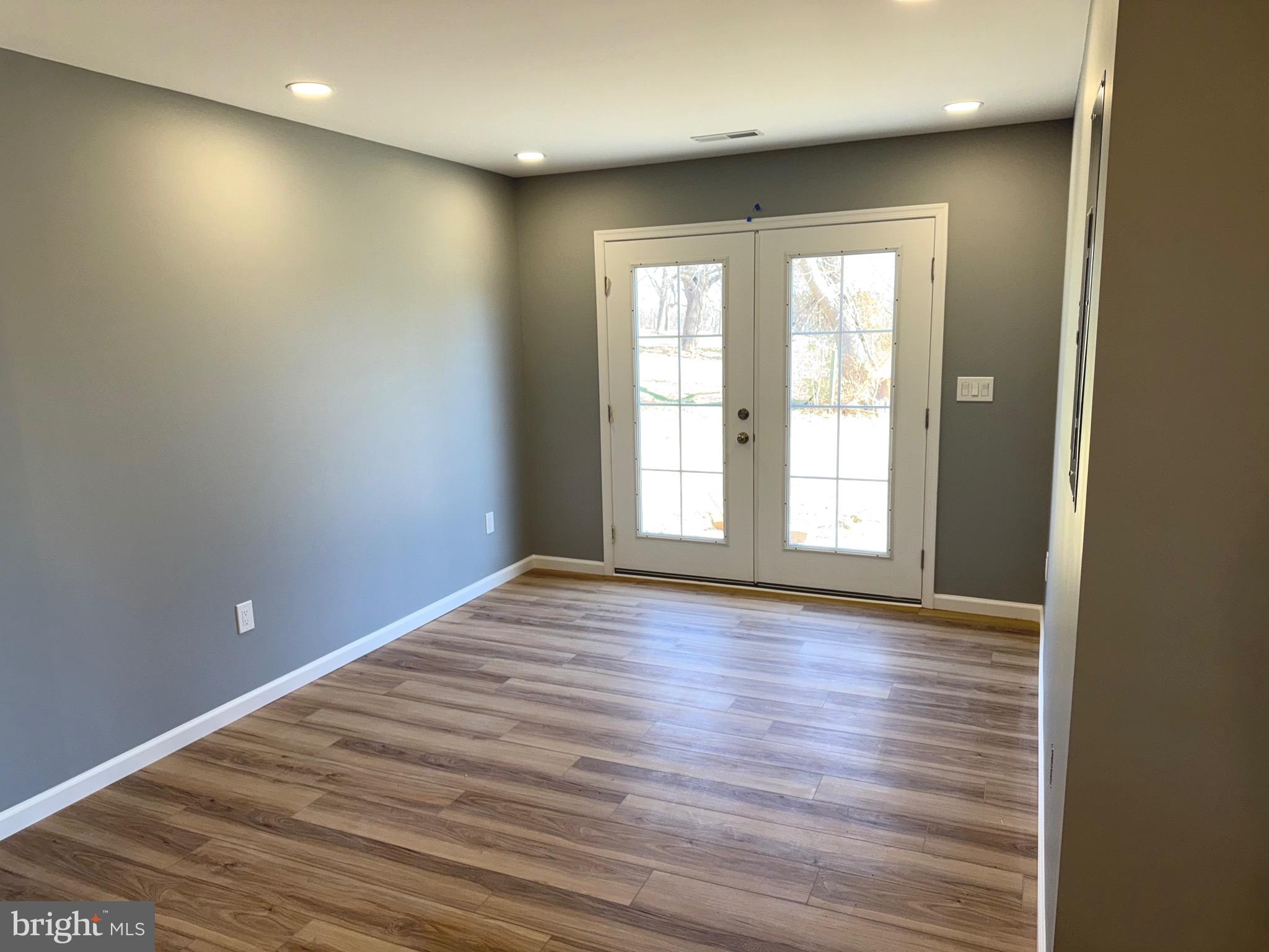 HILLCREST - Residential