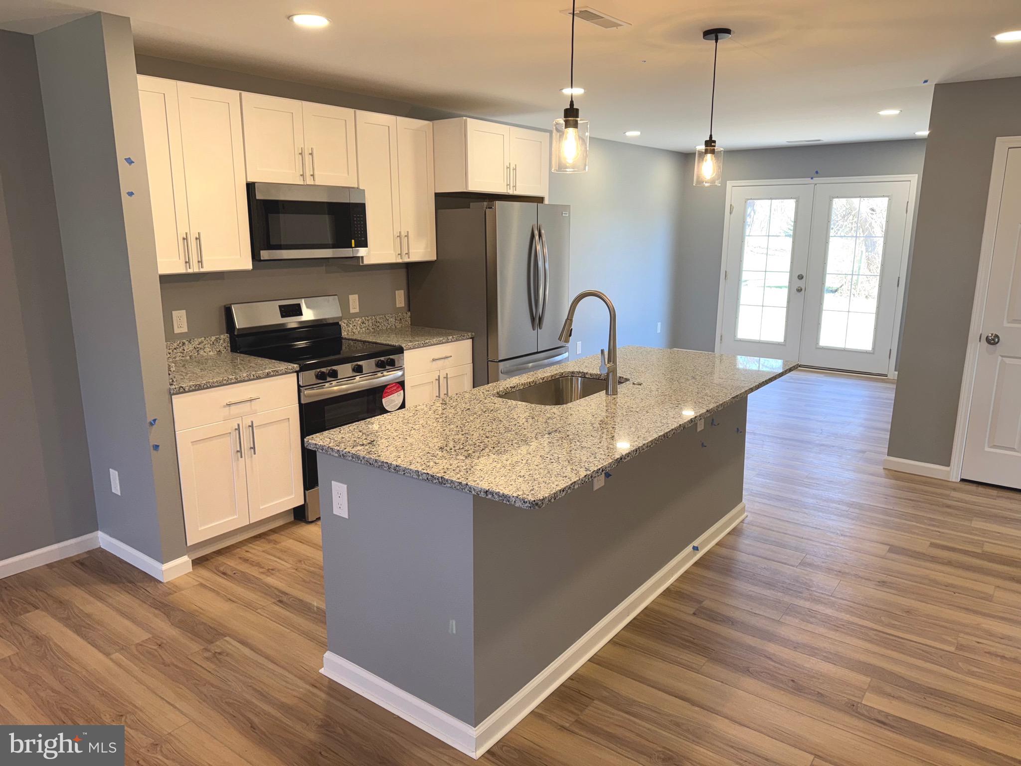 HILLCREST - Residential